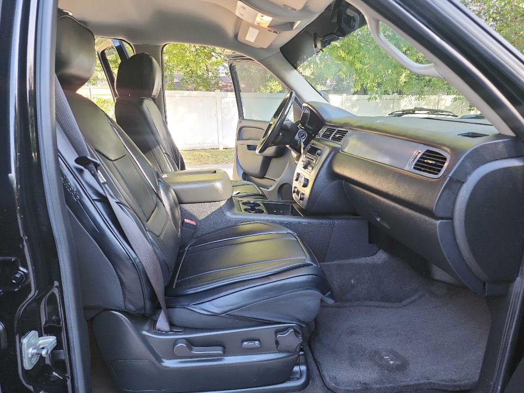 2010 Chevrolet Suburban Image 34
