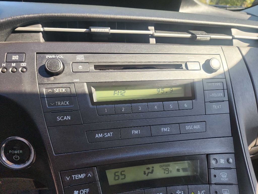 2010 Toyota Prius Image 15