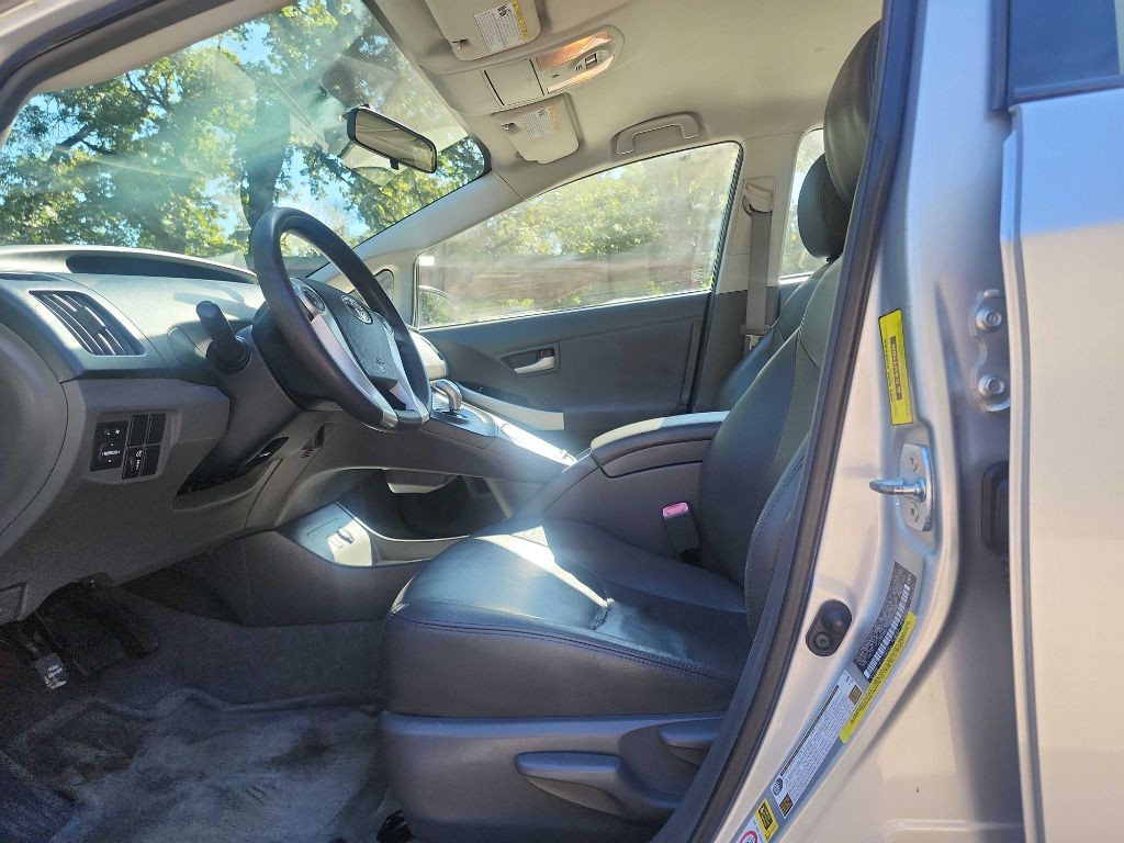 2010 Toyota Prius Image 17