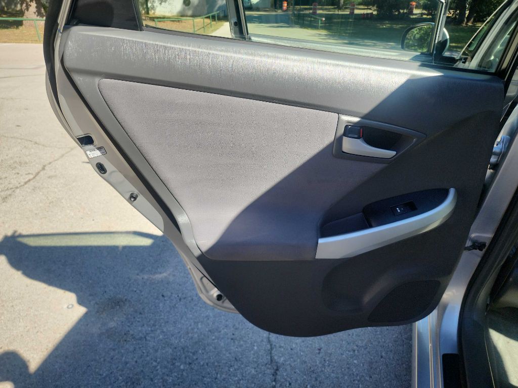 2010 Toyota Prius Image 19