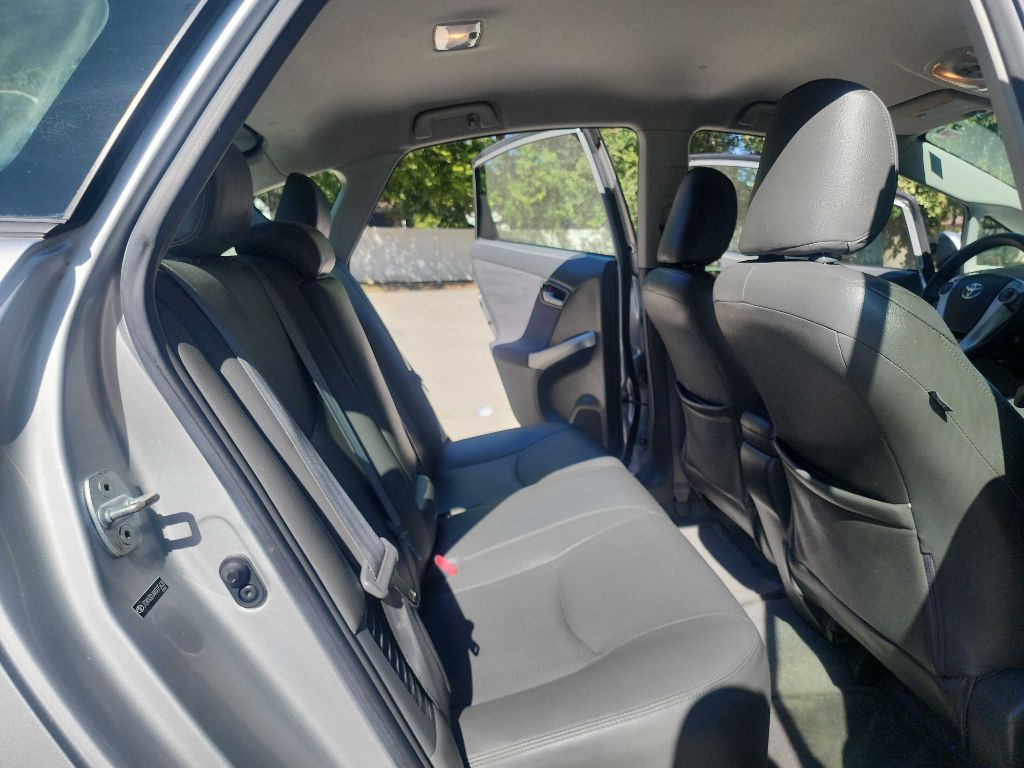 2010 Toyota Prius Image 24