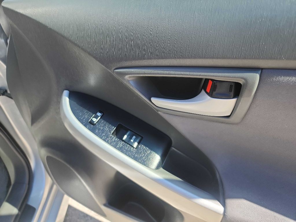 2010 Toyota Prius Image 25