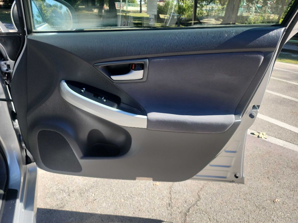 2010 Toyota Prius Image 27