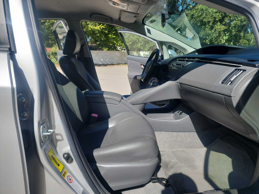 2010 Toyota Prius Image 28