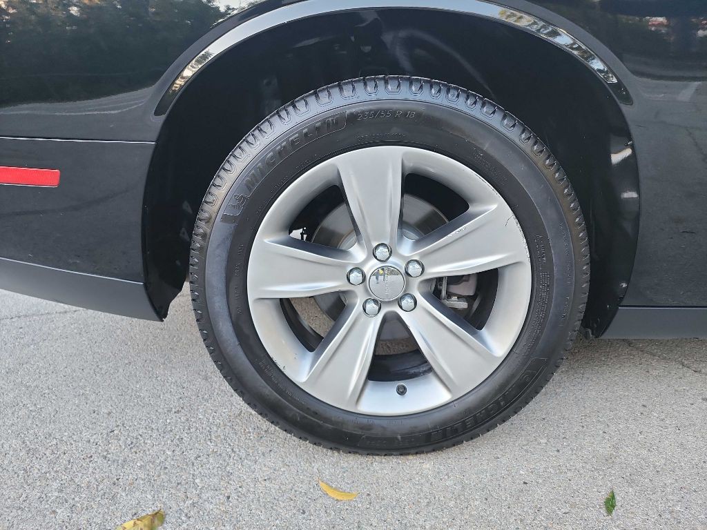 2019 Dodge Challenger Image 7