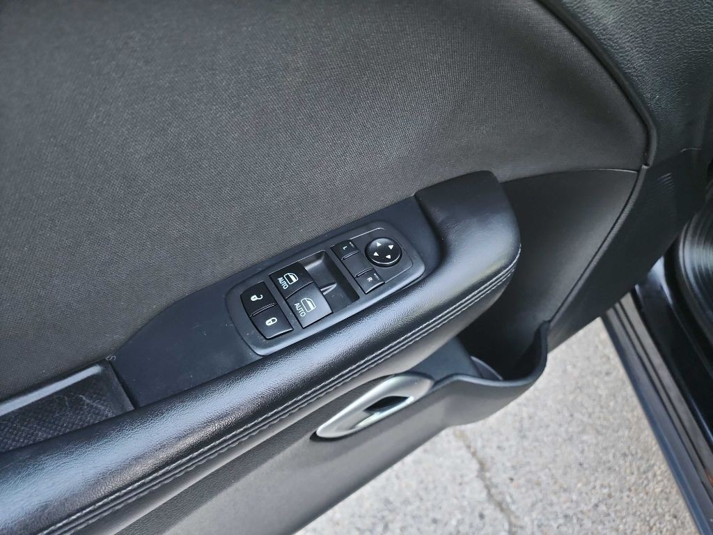 2019 Dodge Challenger Image 12