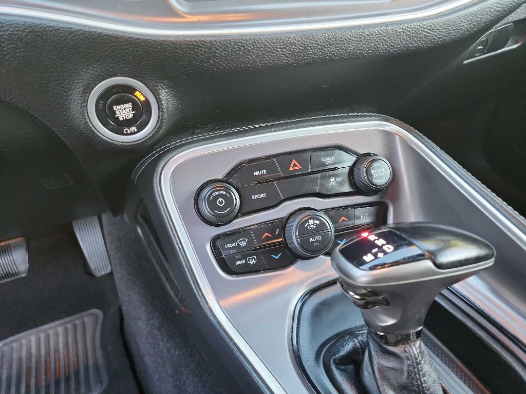 2019 Dodge Challenger Image 24