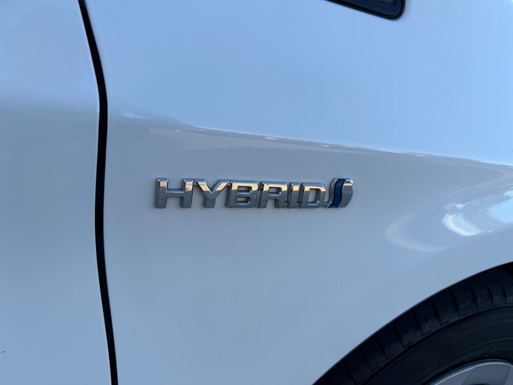 2013 Toyota Prius Image 8