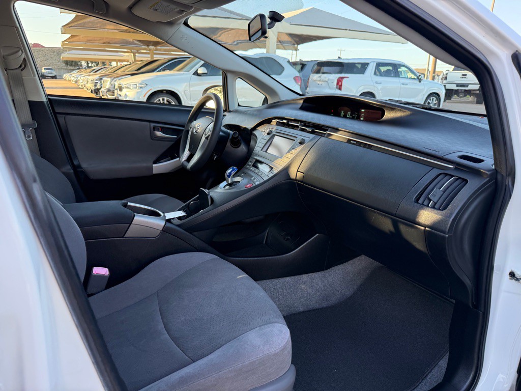 2013 Toyota Prius Image 15