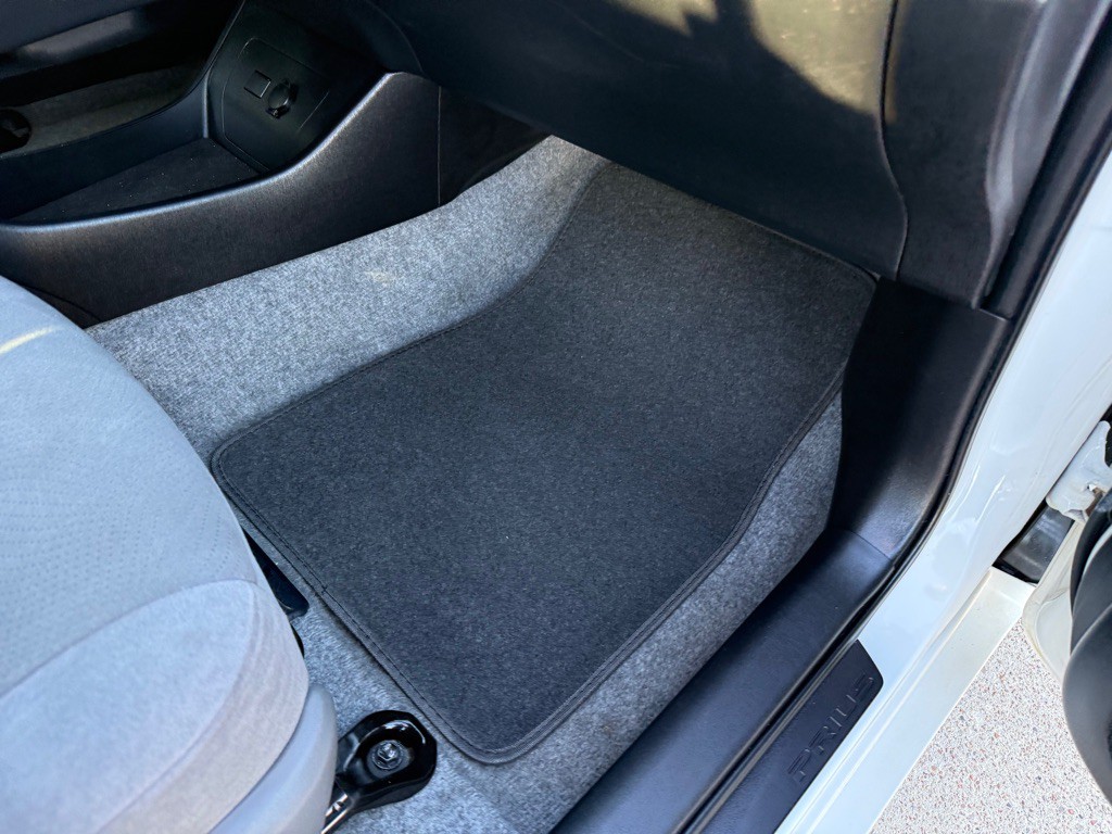 2013 Toyota Prius Image 17