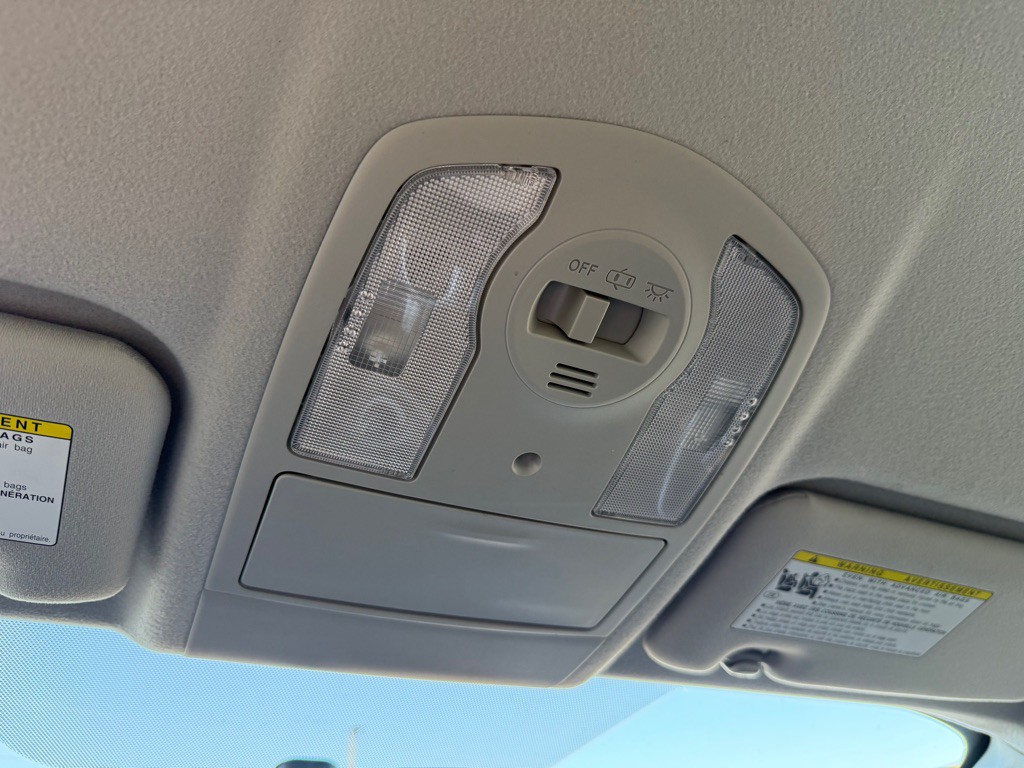 2013 Toyota Prius Image 31