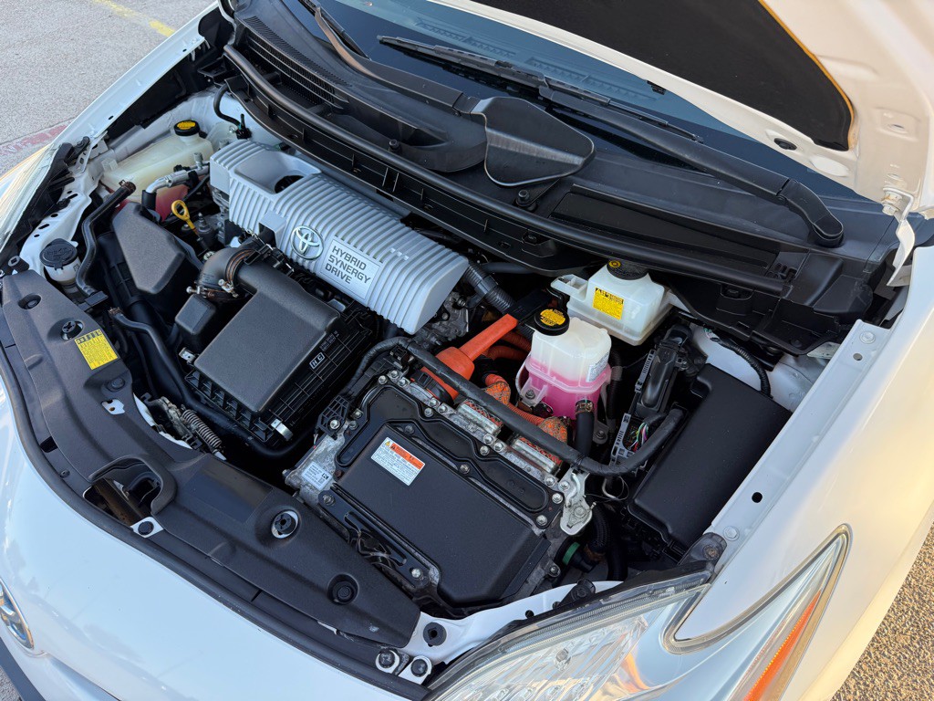2013 Toyota Prius Image 34