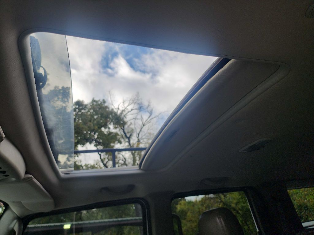 2003 HUMMER H2 Image 24