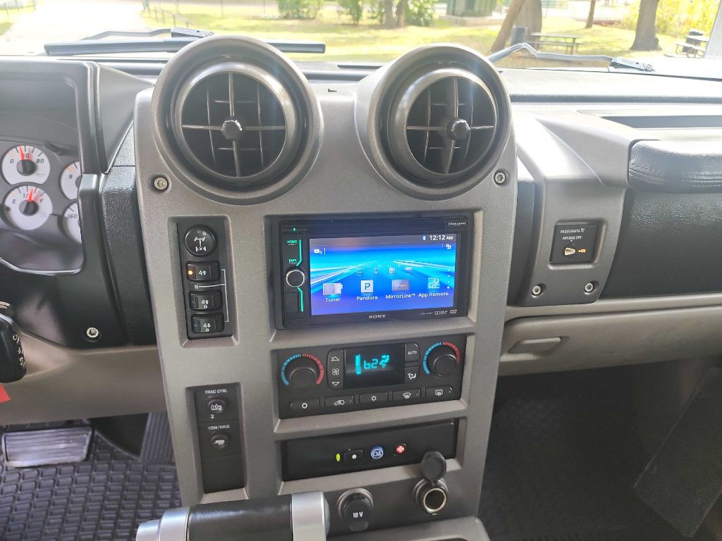 2003 HUMMER H2 Image 25