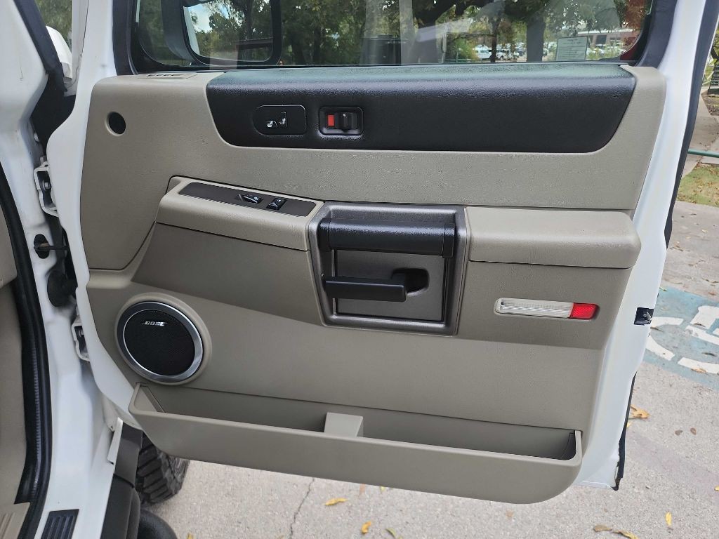 2003 HUMMER H2 Image 40
