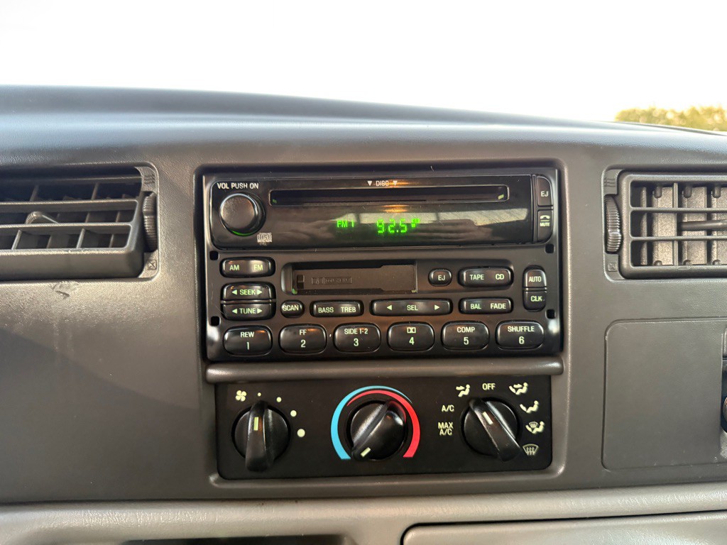 2003 Ford F-250 Image 22