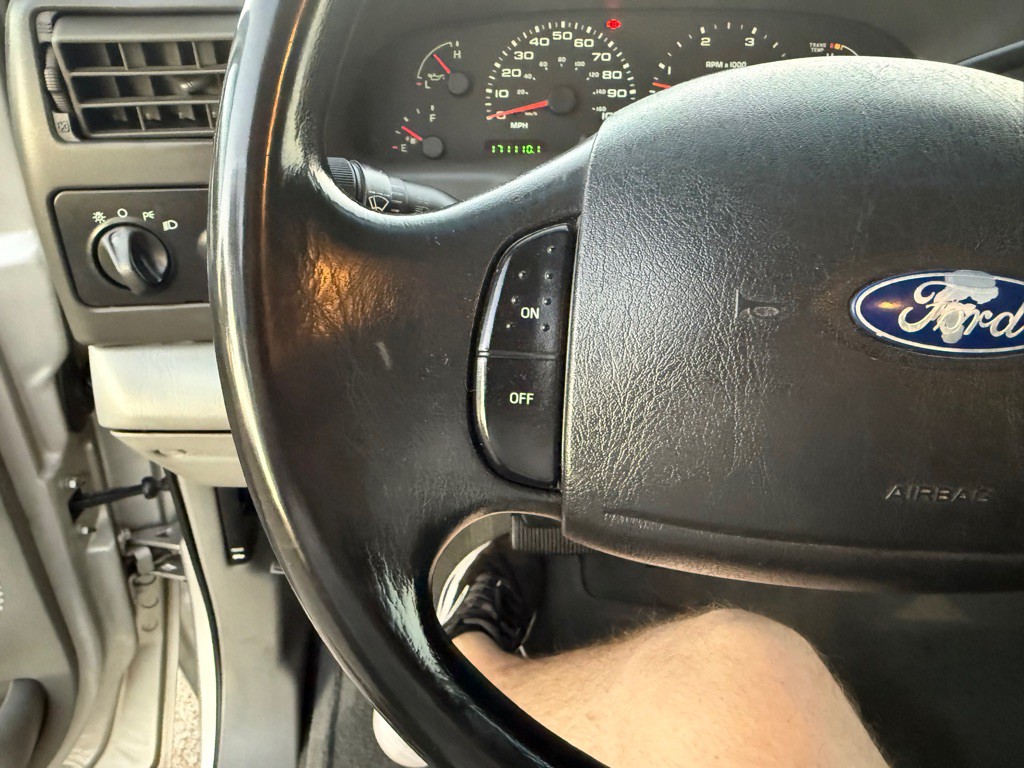 2003 Ford F-250 Image 23