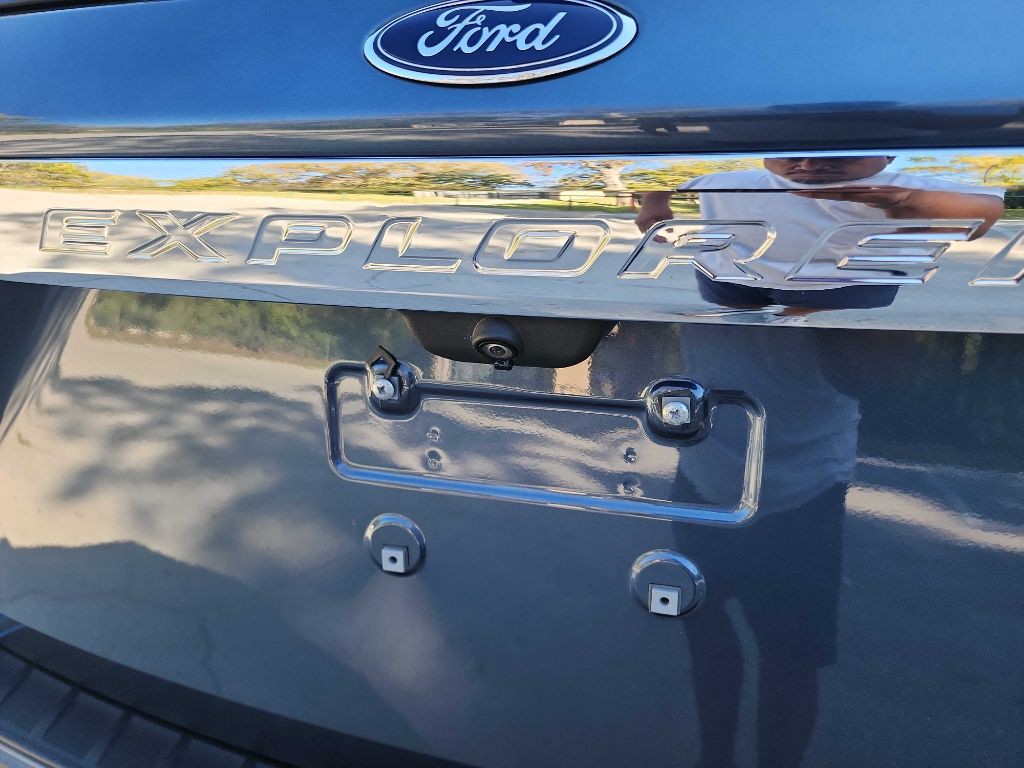2020 Ford Explorer Image 10