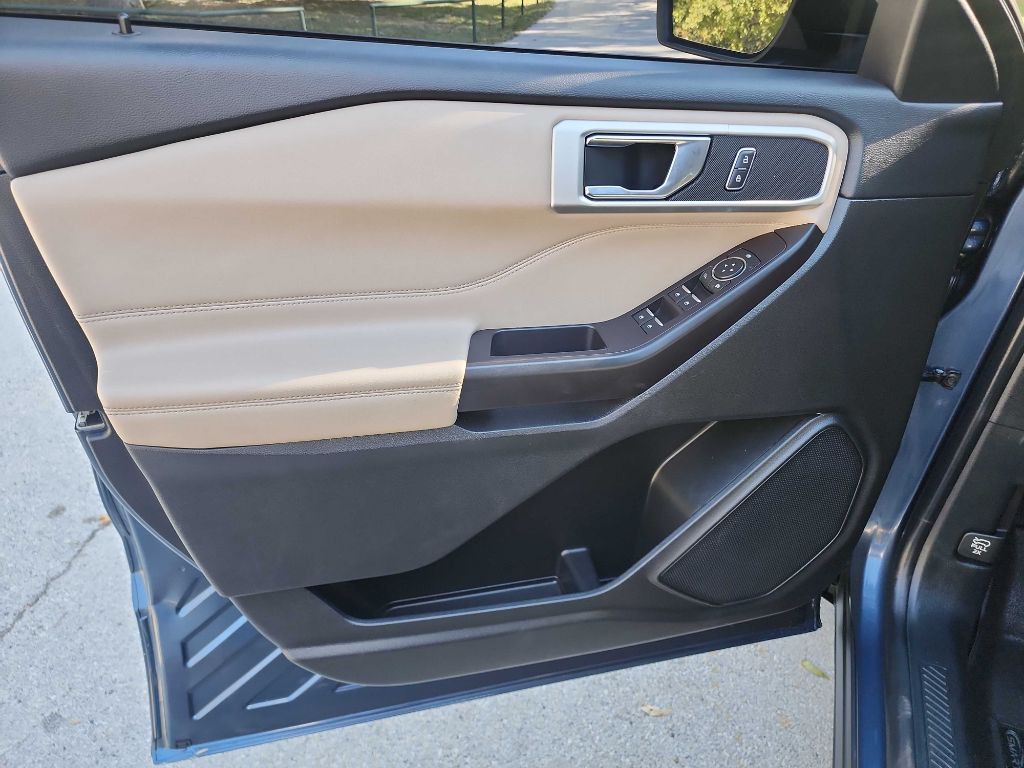 2020 Ford Explorer Image 16