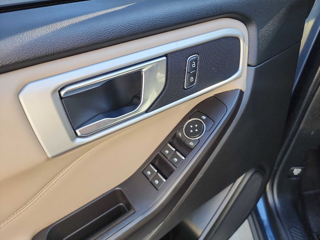 2020 Ford Explorer Image 17