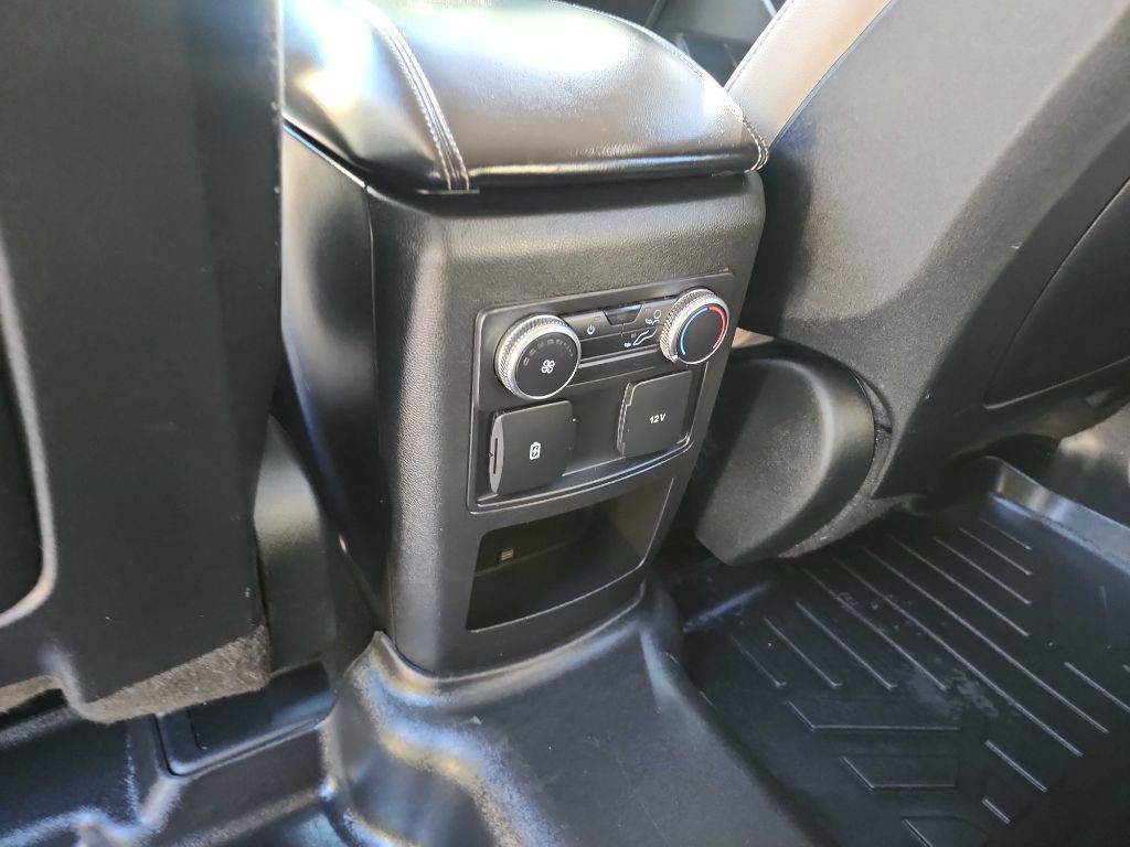 2020 Ford Explorer Image 32