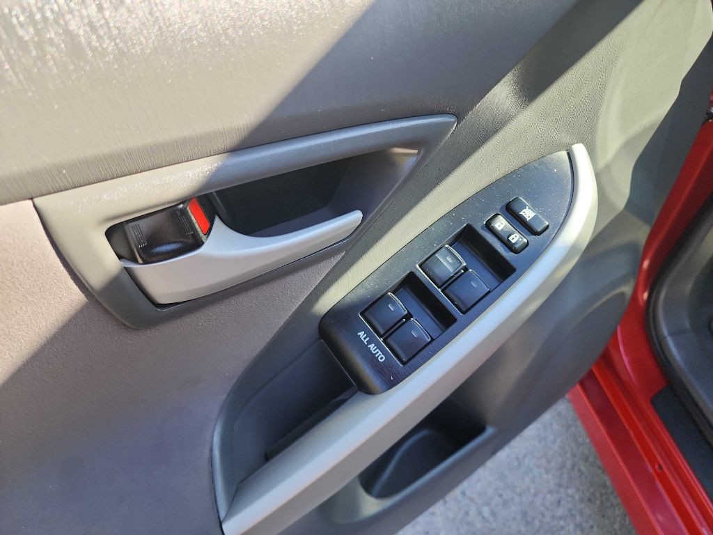 2011 Toyota Prius Image 13