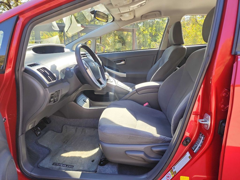 2011 Toyota Prius Image 14
