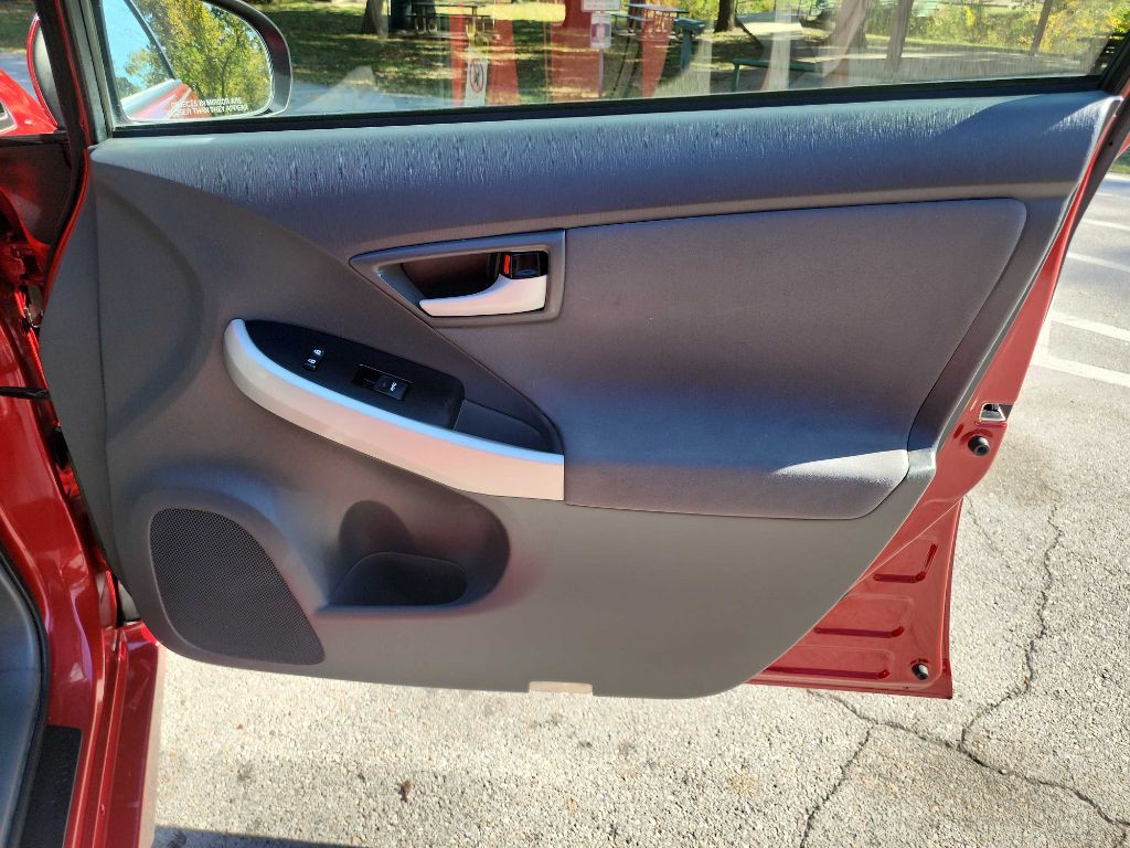 2011 Toyota Prius Image 27