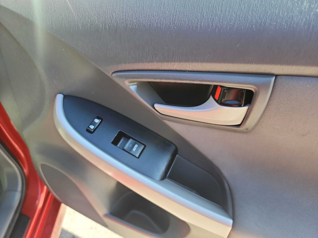 2011 Toyota Prius Image 28