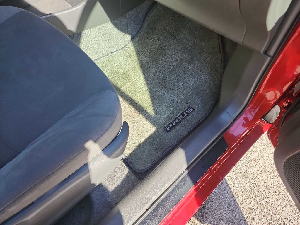 2011 Toyota Prius Image 30