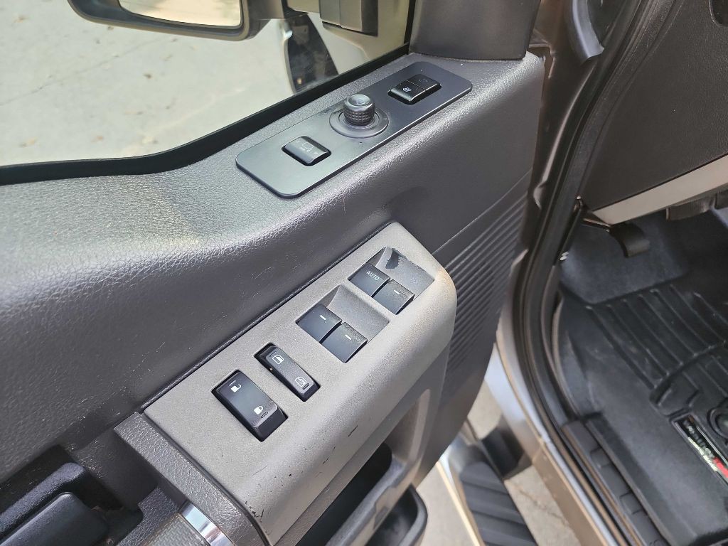 2011 Ford F-250 Image 17