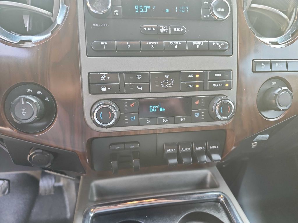 2011 Ford F-250 Image 25