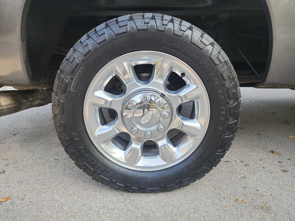 2011 Ford F-250 Image 10