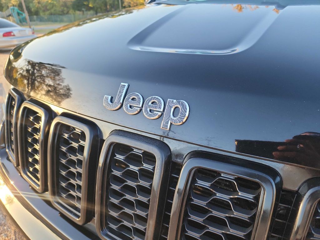 2017 Jeep Grand Cherokee Image 4