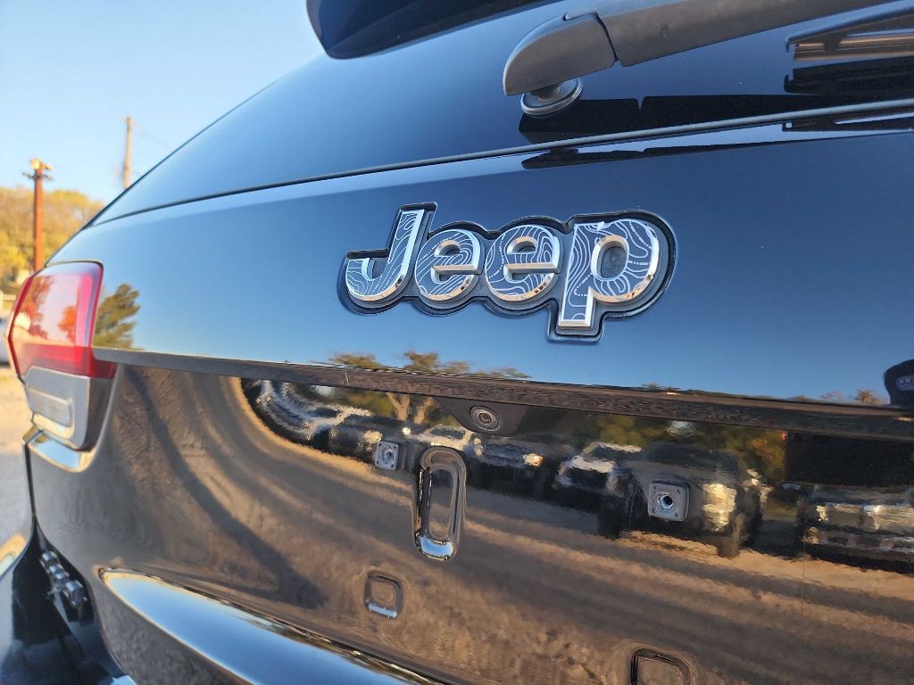 2017 Jeep Grand Cherokee Image 7