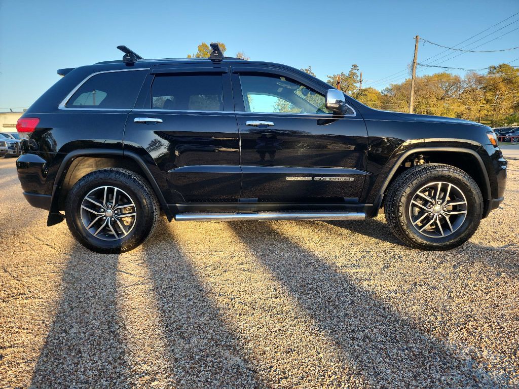 2017 Jeep Grand Cherokee Image 12