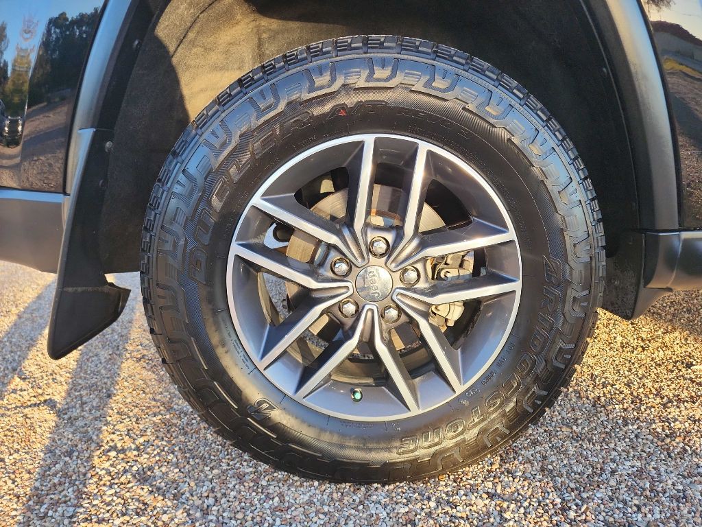 2017 Jeep Grand Cherokee Image 15