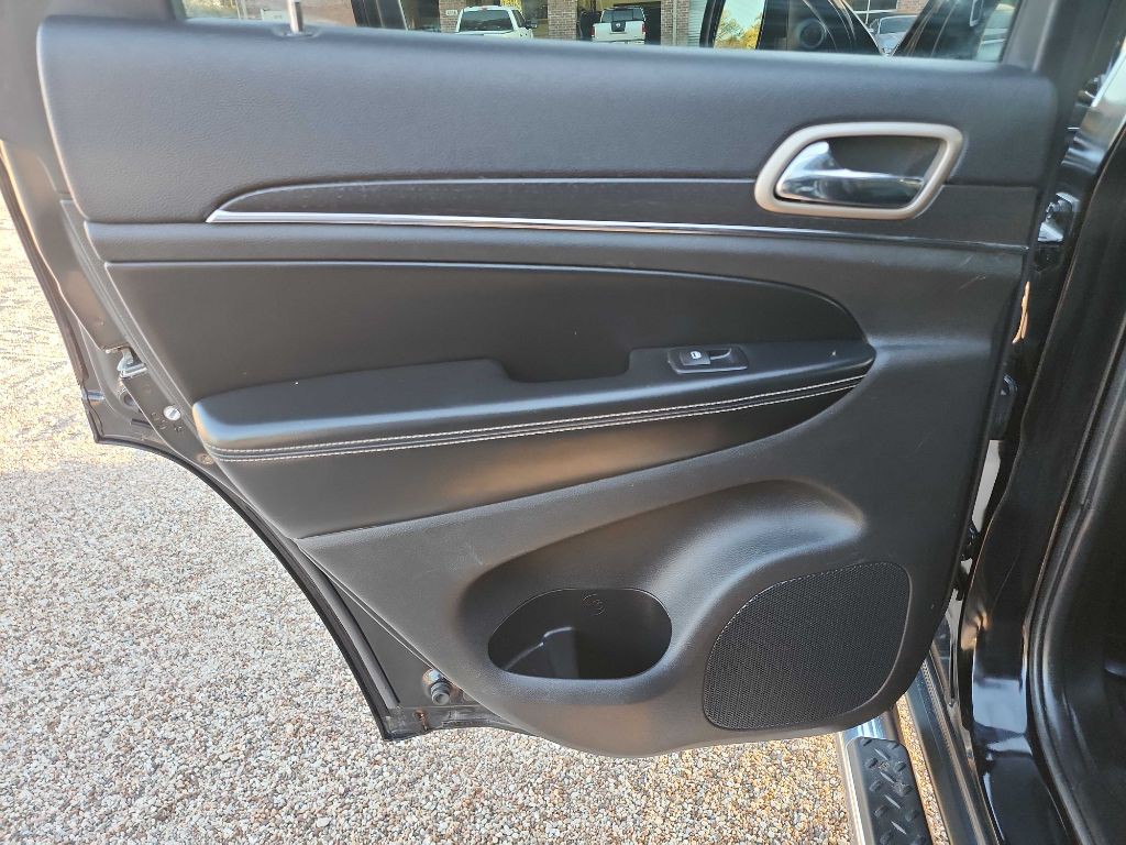 2017 Jeep Grand Cherokee Image 31