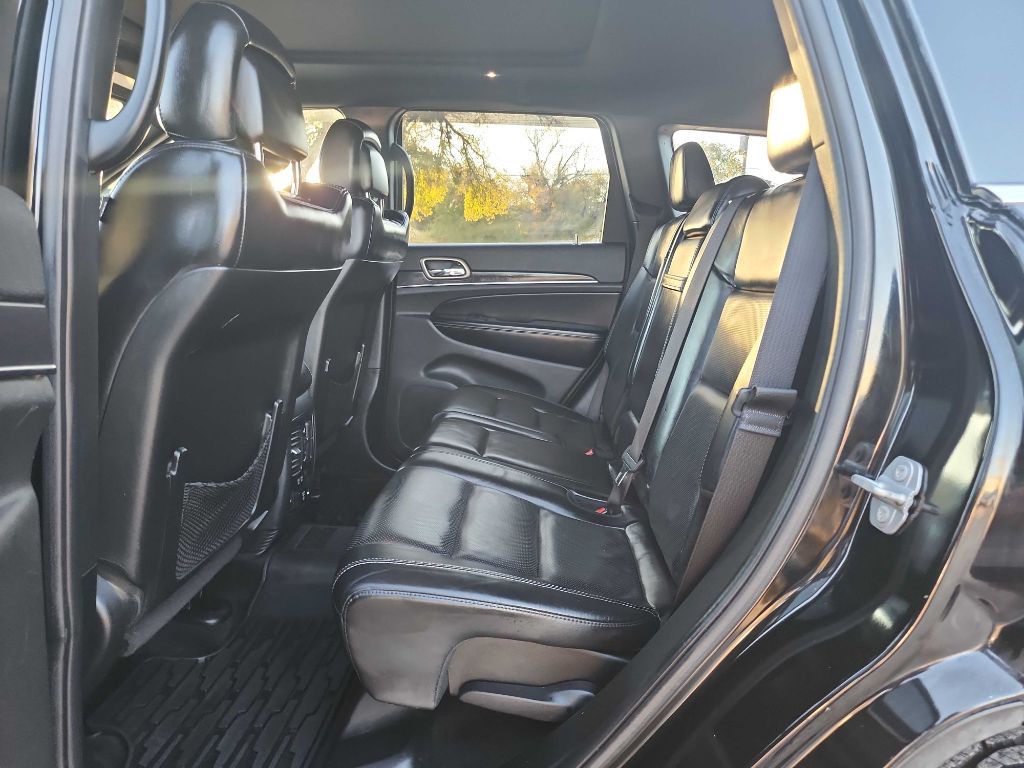 2017 Jeep Grand Cherokee Image 32