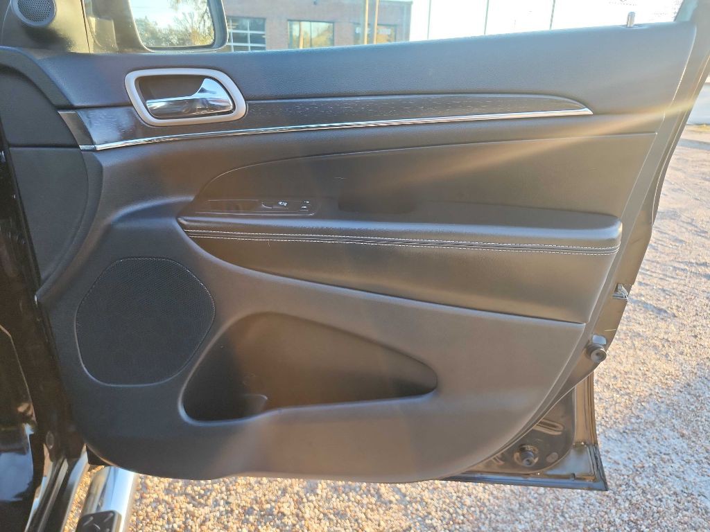 2017 Jeep Grand Cherokee Image 41