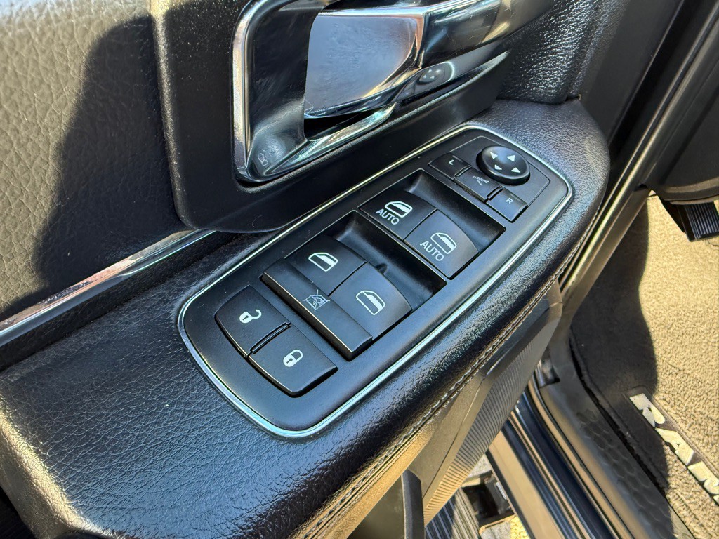 2015 RAM 2500 Image 26