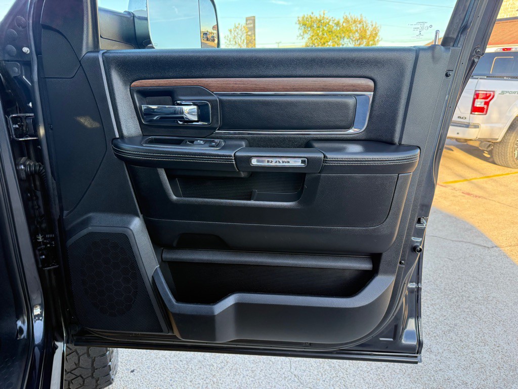 2015 RAM 2500 Image 32