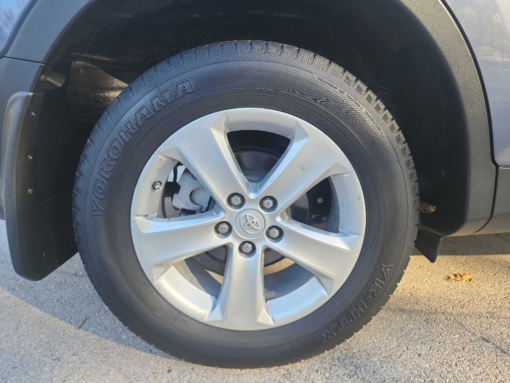 2013 Toyota Rav4 Image 12