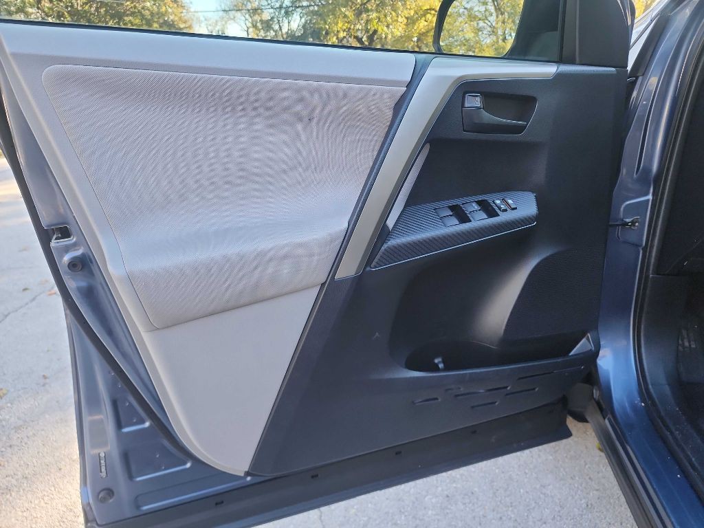 2013 Toyota Rav4 Image 13