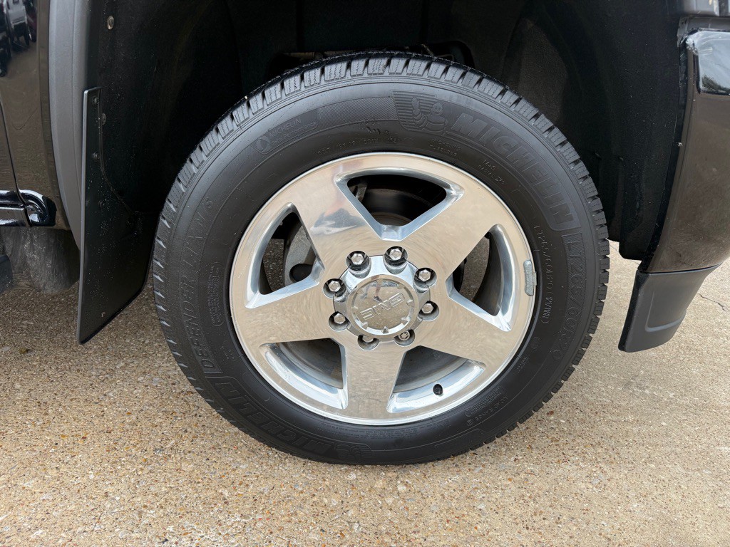 2015 GMC Sierra Image 16