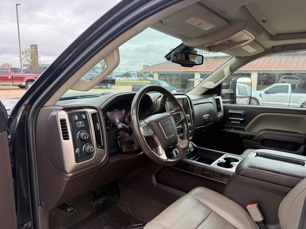 2015 GMC Sierra Image 17