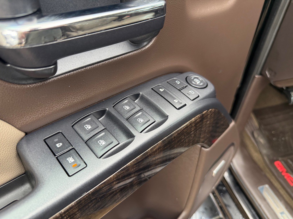 2015 GMC Sierra Image 22