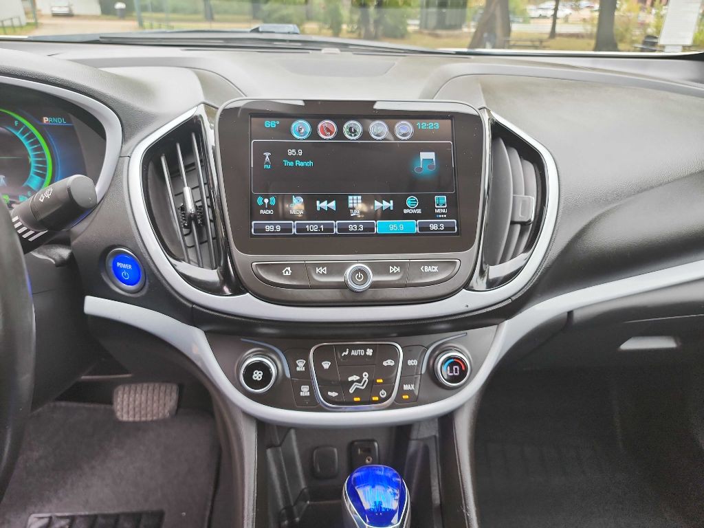 2016 Chevrolet Volt Image 22
