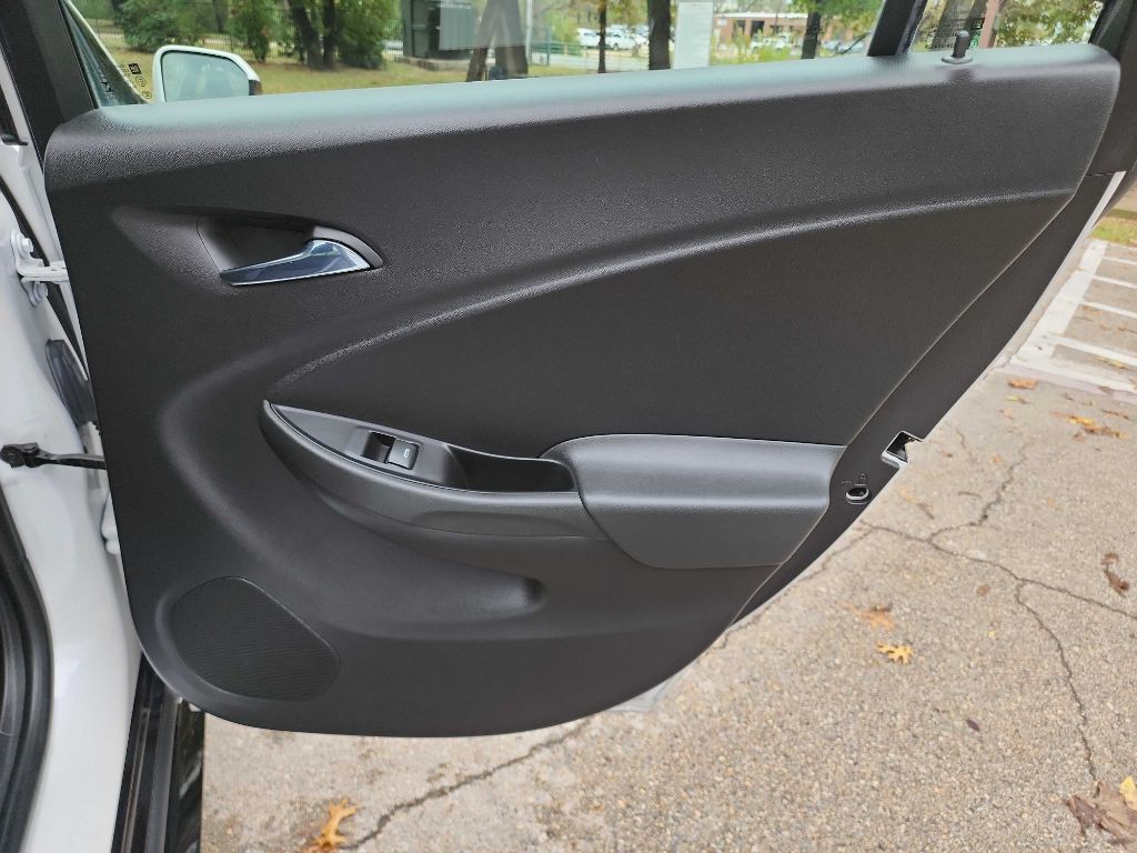 2016 Chevrolet Volt Image 31