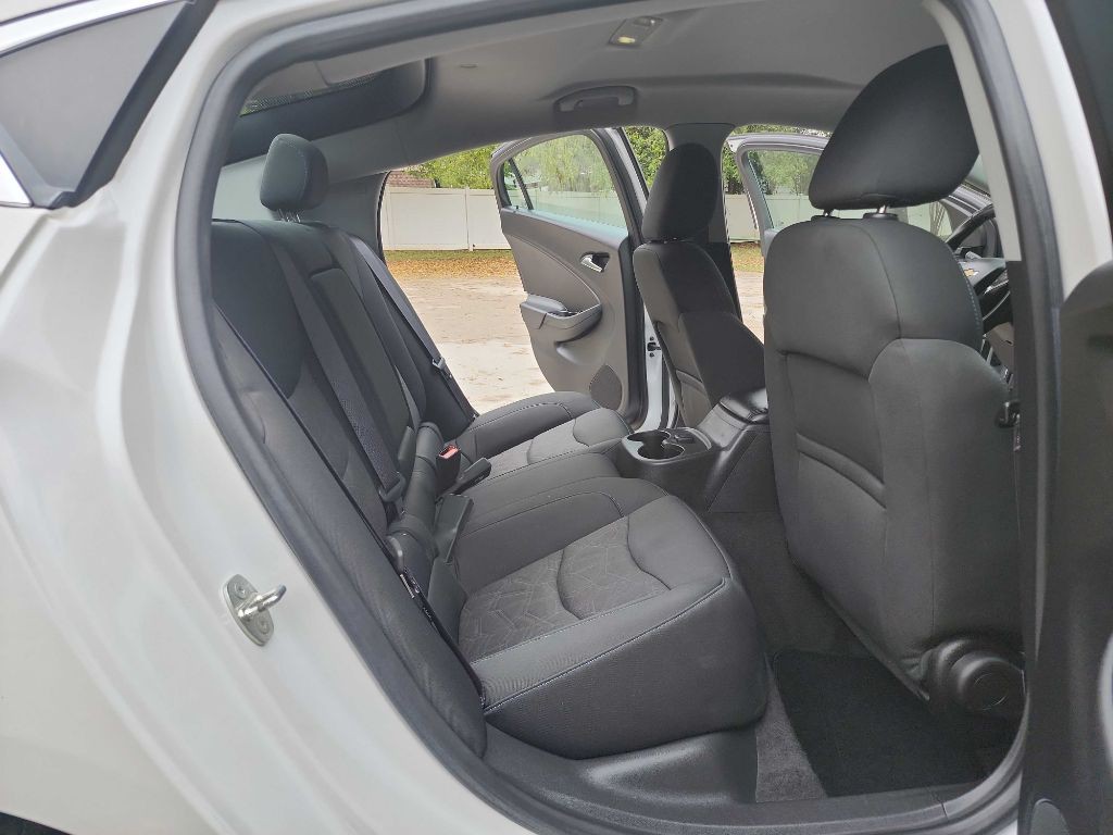 2016 Chevrolet Volt Image 32